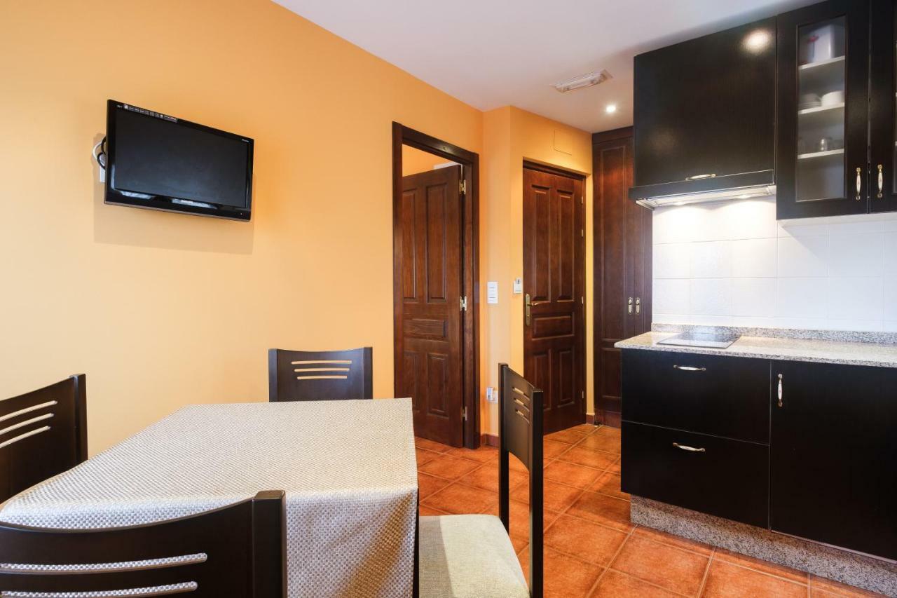 Apartamentos de Herminia Manzaneda  Bagian luar foto
