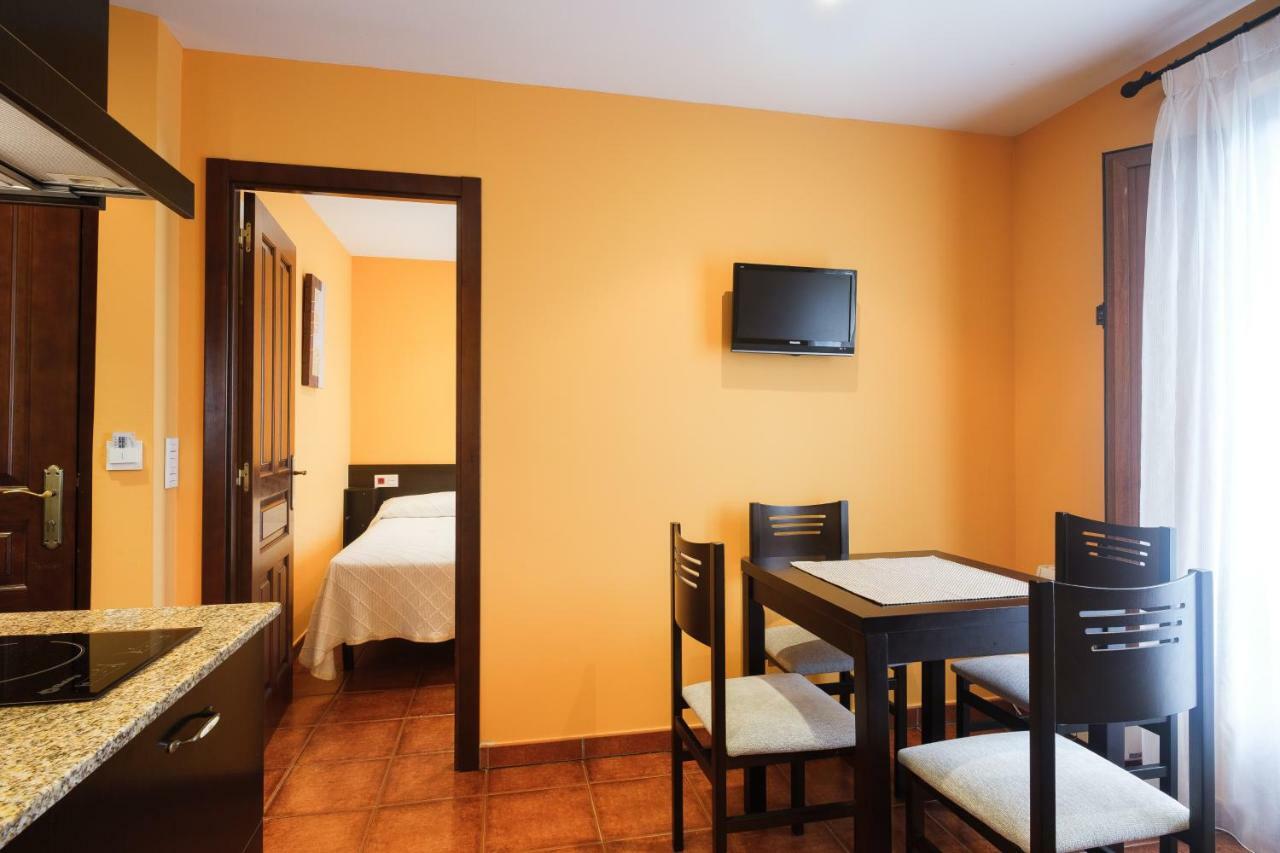 Apartamentos de Herminia Manzaneda  Bagian luar foto