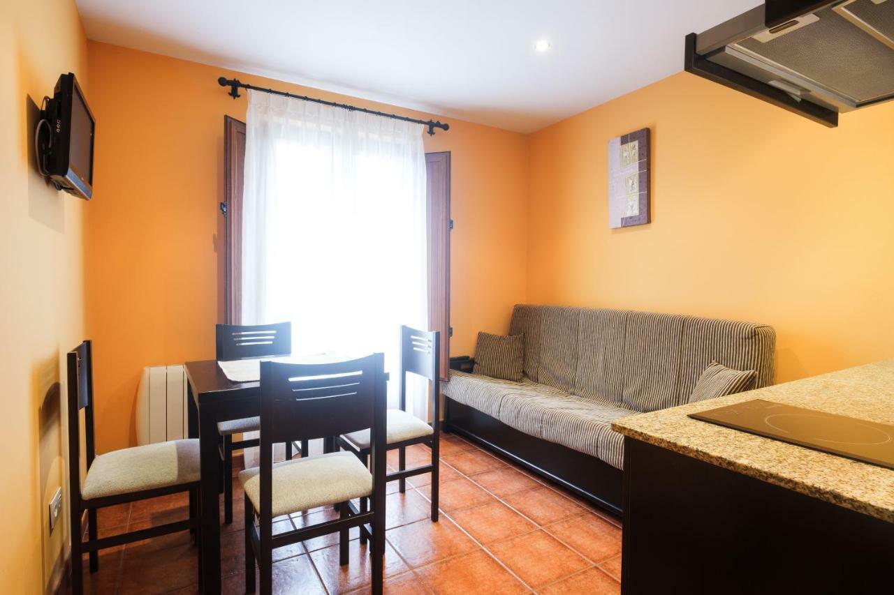 Apartamentos de Herminia Manzaneda  Bagian luar foto