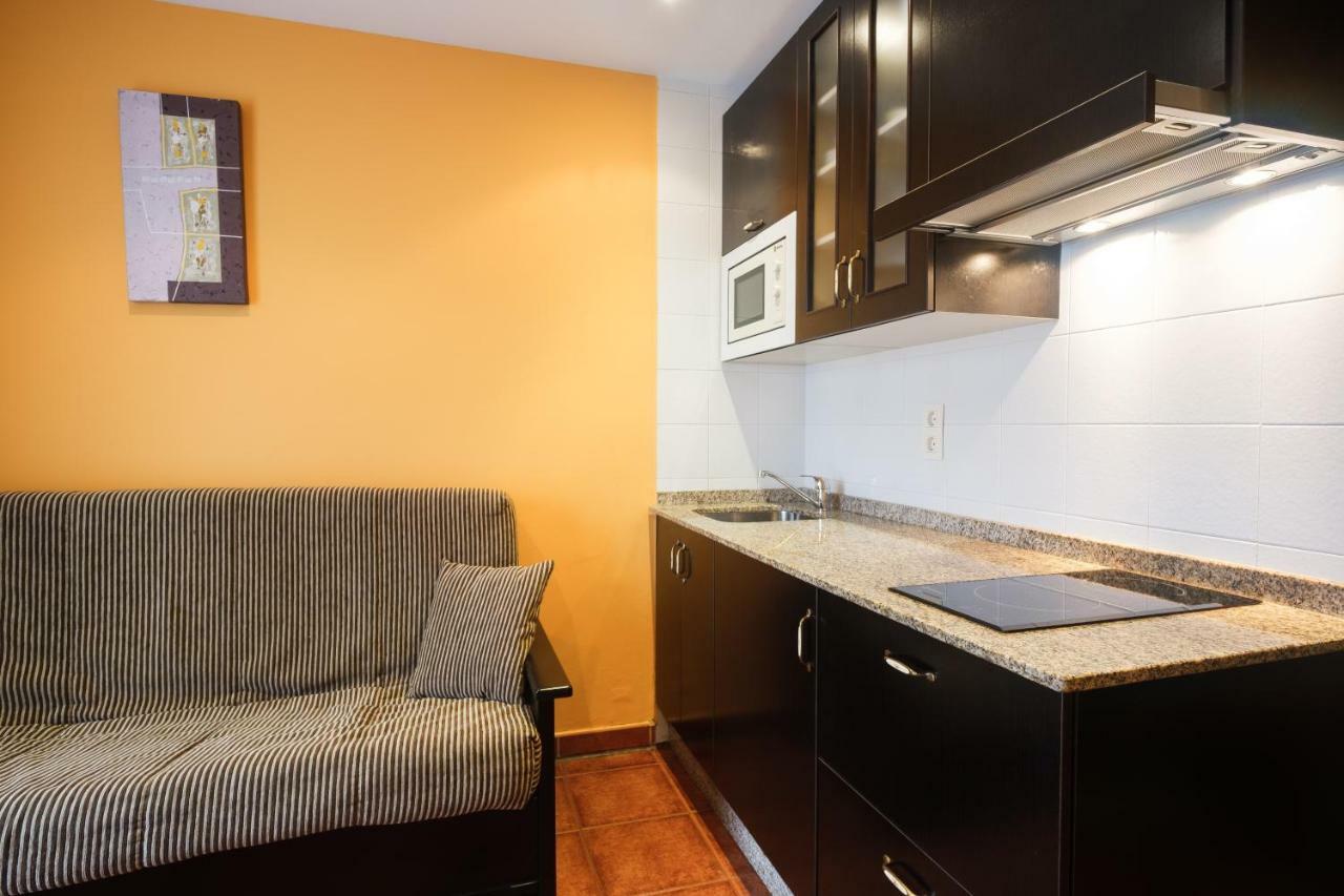 Apartamentos de Herminia Manzaneda  Bagian luar foto