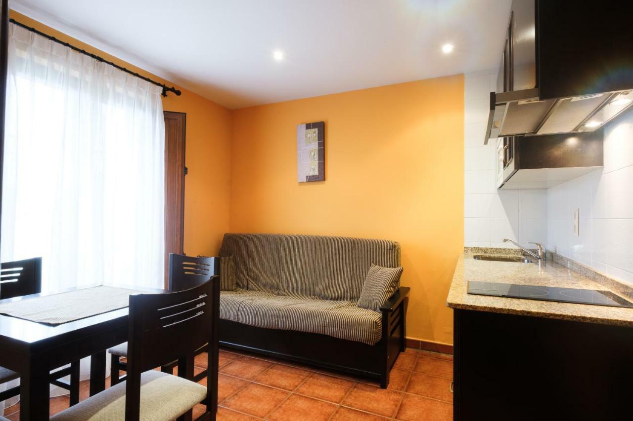 Apartamentos de Herminia Manzaneda  Bagian luar foto