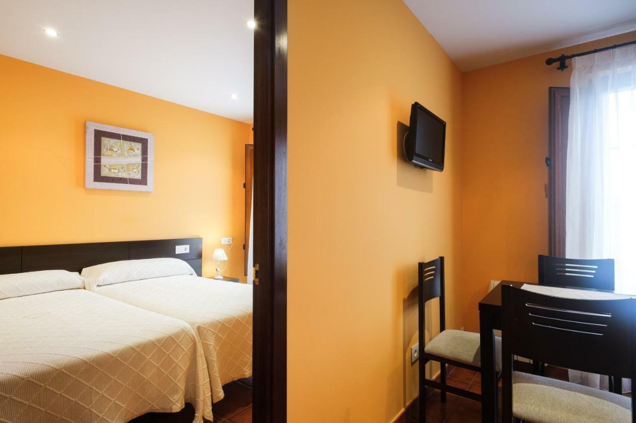 Apartamentos de Herminia Manzaneda  Bagian luar foto