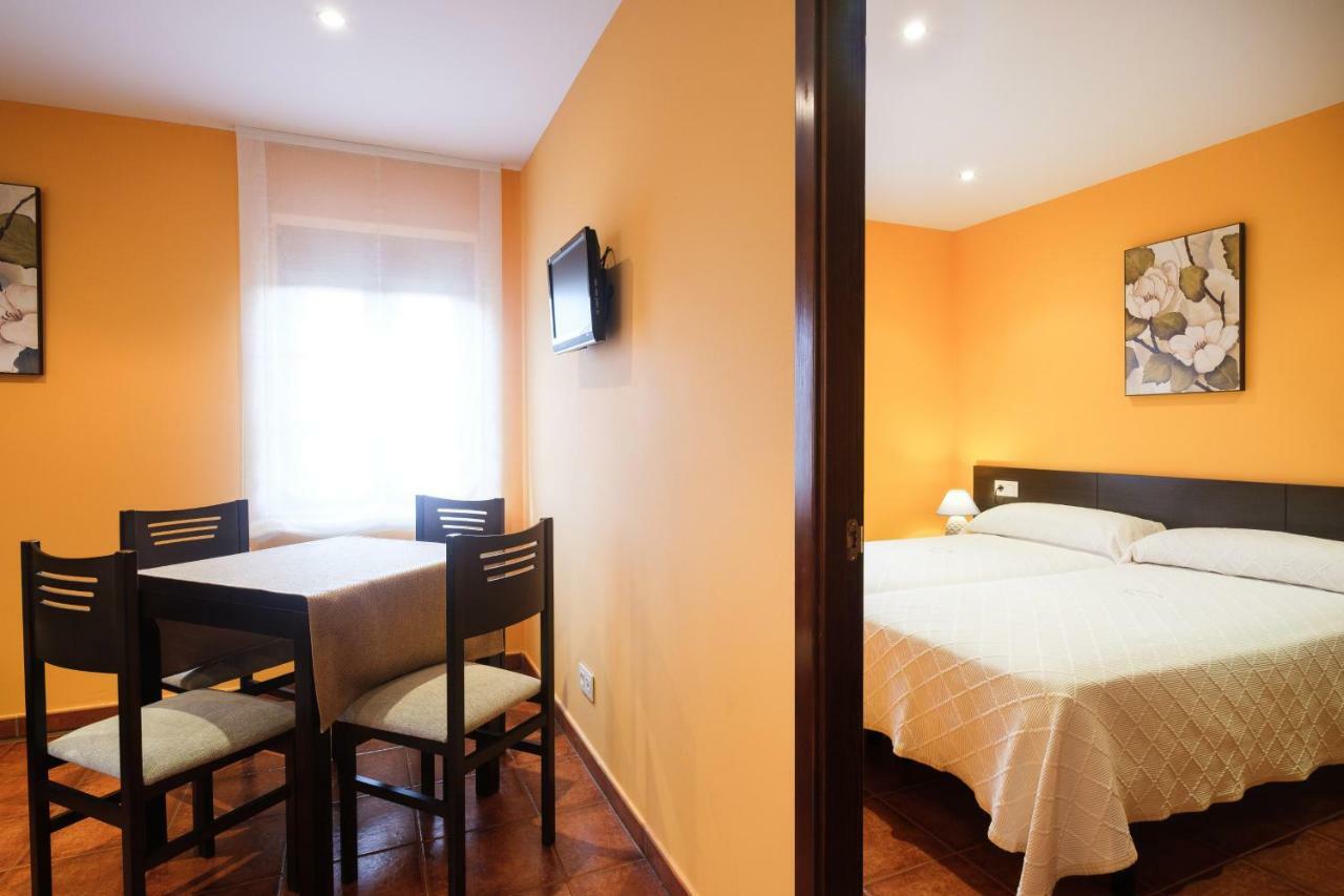 Apartamentos de Herminia Manzaneda  Bagian luar foto