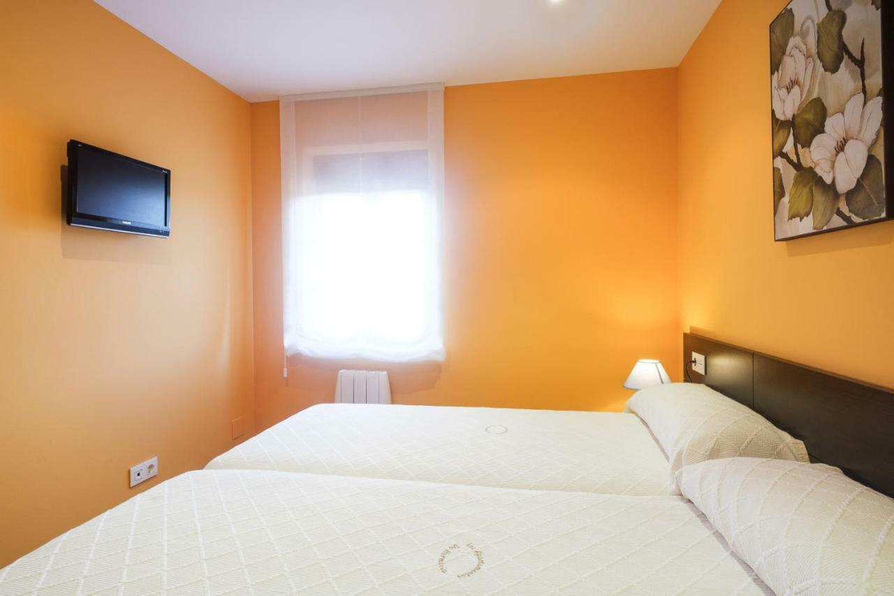 Apartamentos de Herminia Manzaneda  Bagian luar foto
